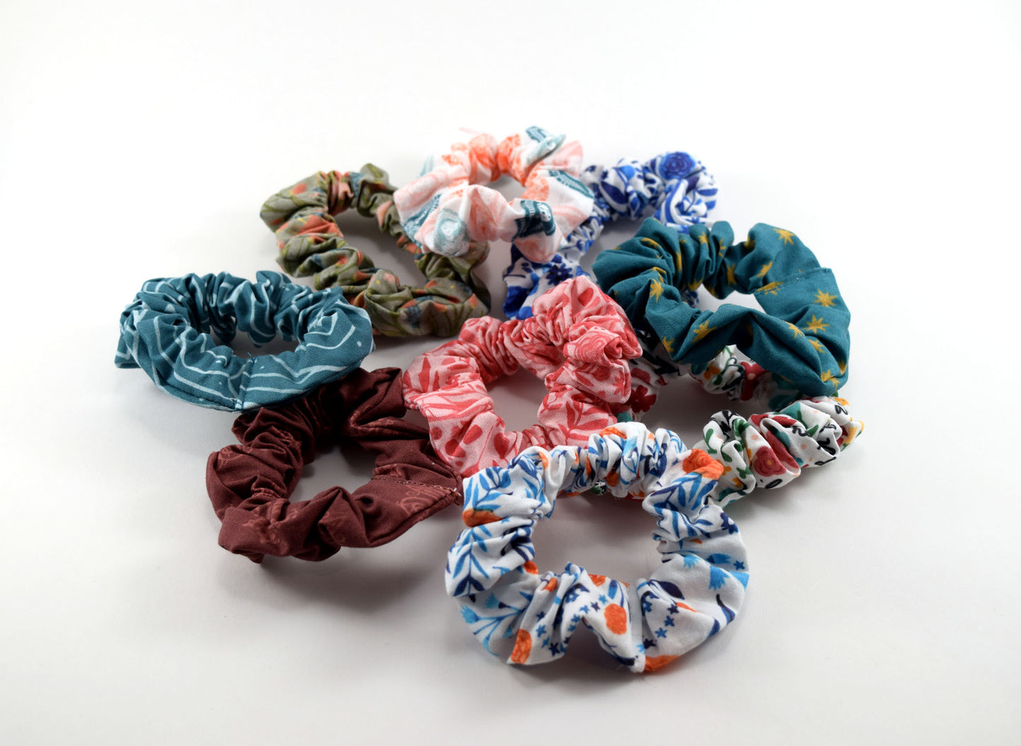 catholic scrunchie, mary scrunchie, catholic hair, catholic women gift, catholic girl gift, guadalupe scrunchie