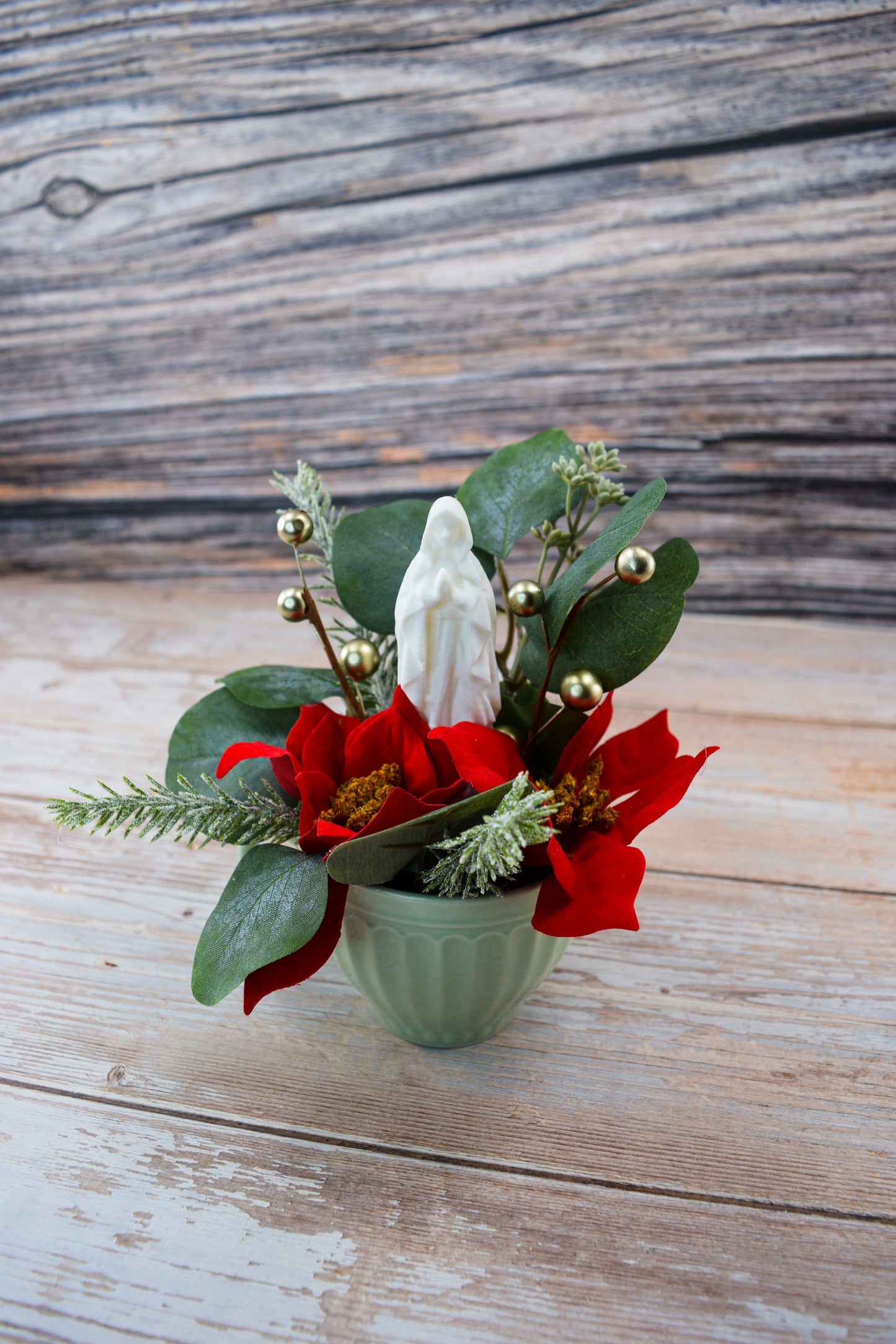 Christmas Mary Garden Tea Cup