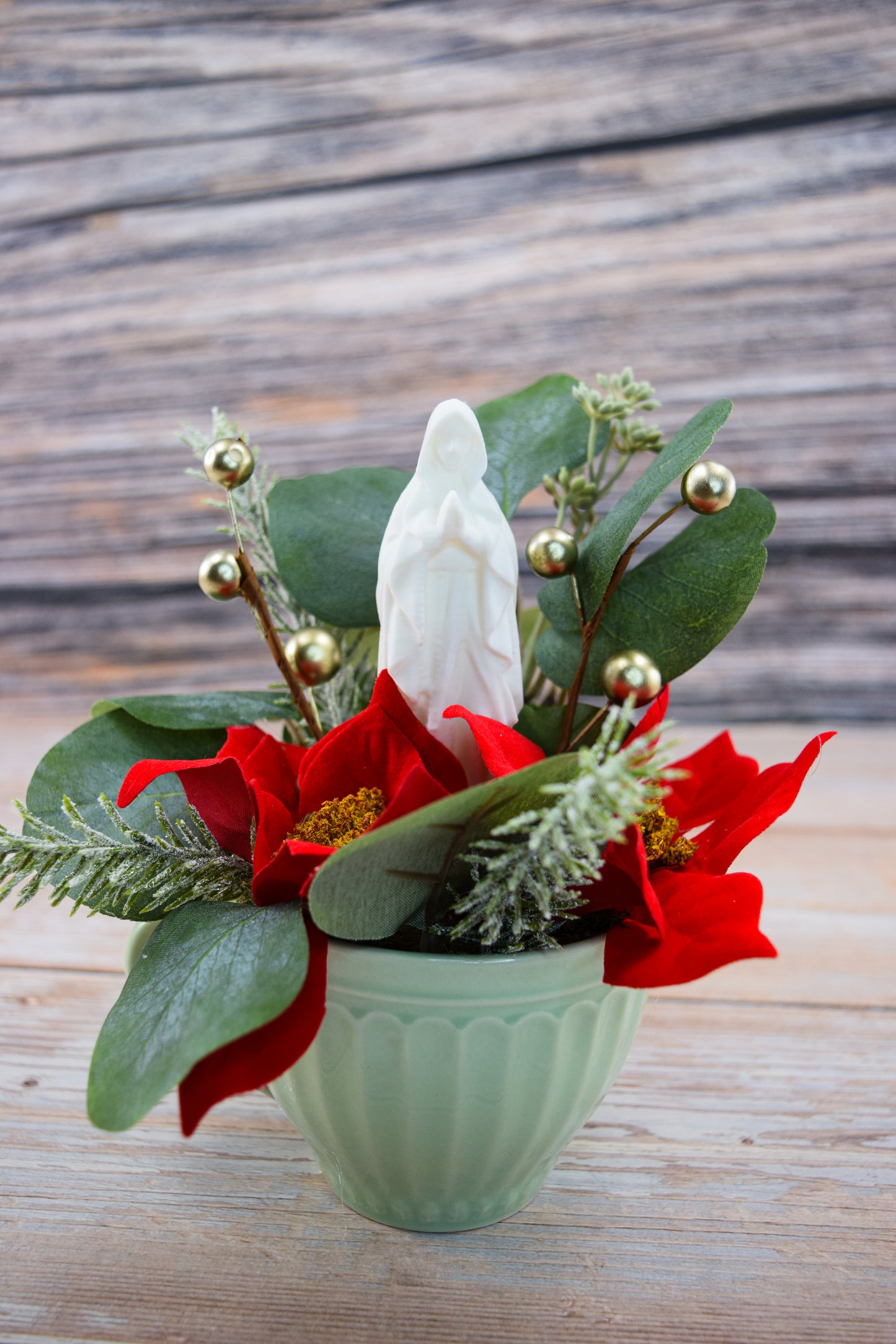 Christmas Mary Garden Tea Cup