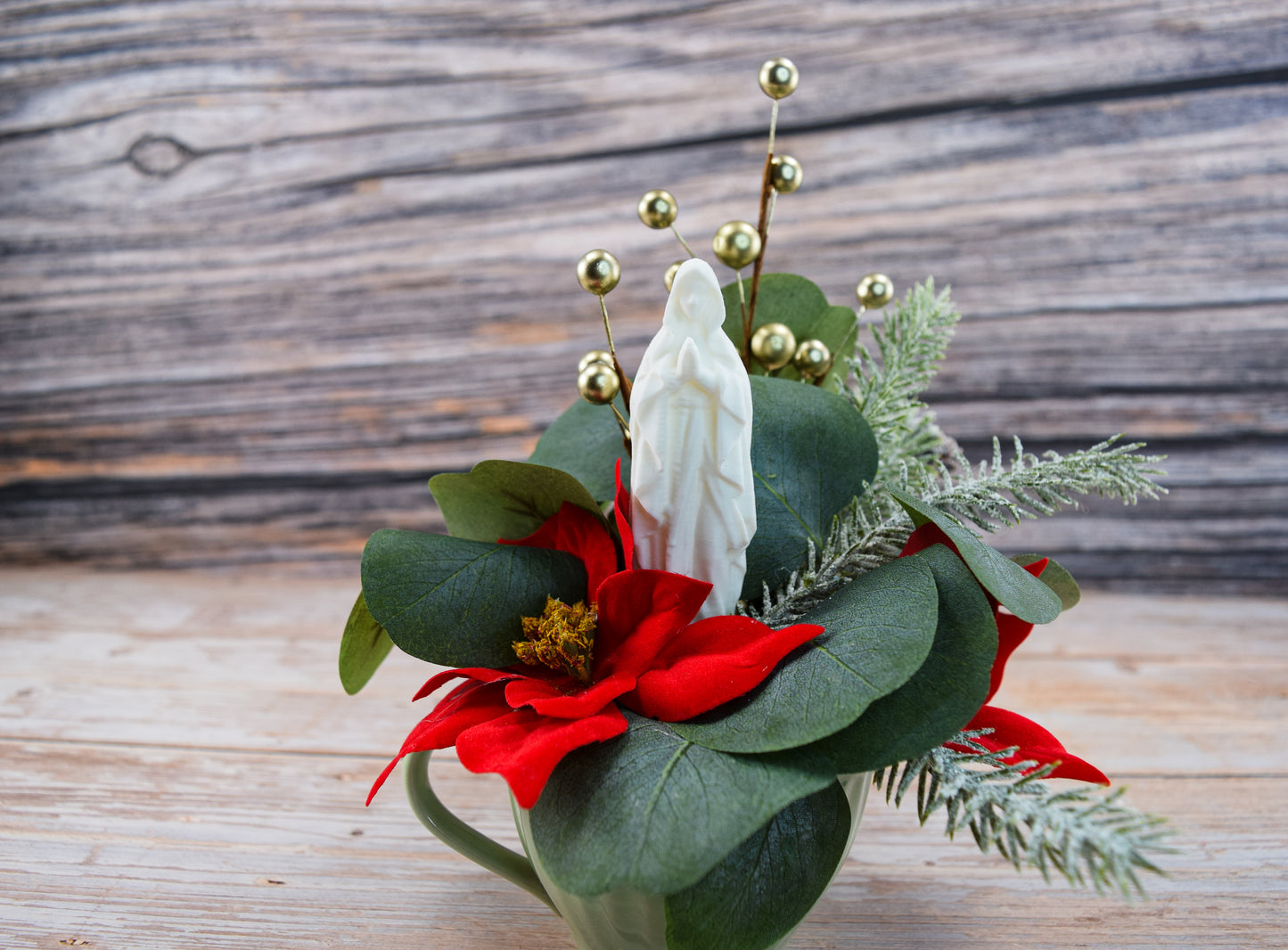 Christmas Mary Garden Tea Cup