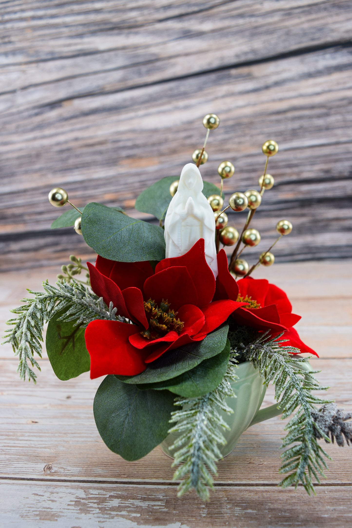 Christmas Mary Garden Tea Cup