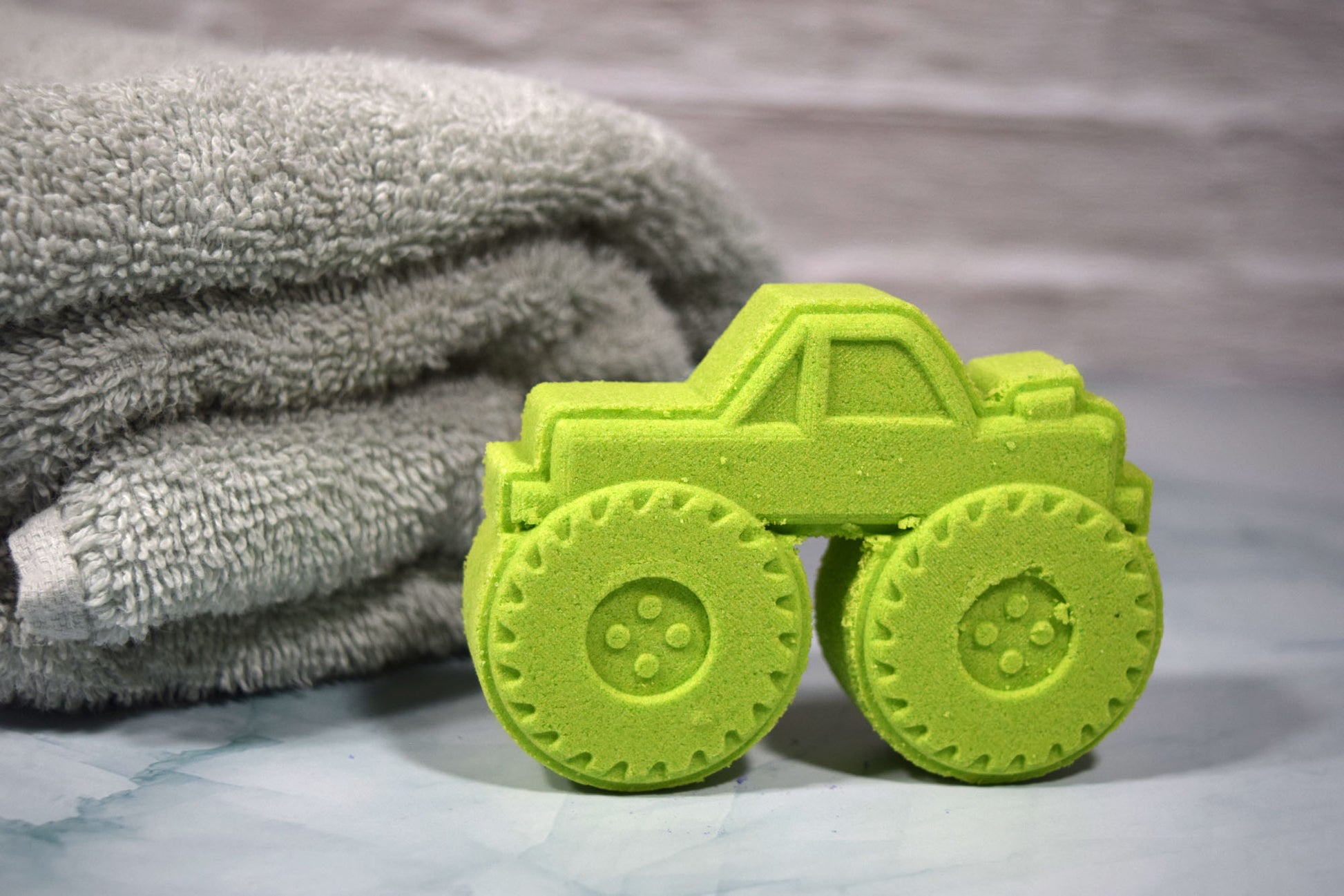 Monster Truck, Bath Bomb, Fizz